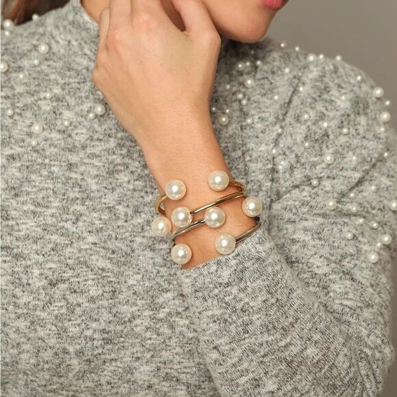 Elegant Gold and Pearl Women's Bracelet A945 - Picture 2 of 4